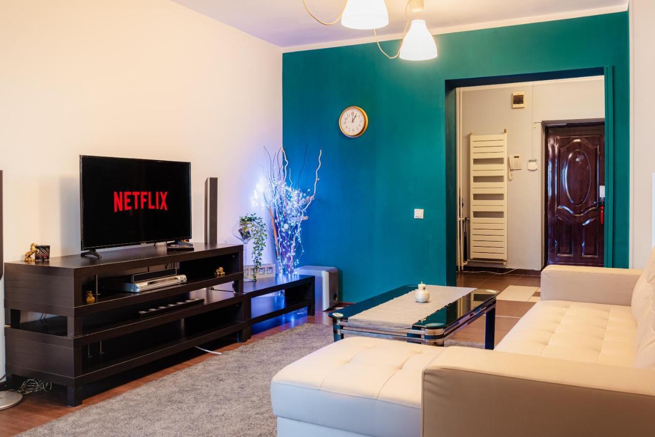 Comfy Apartment With Private Parking And Netflix Бухарест Екстер'єр фото