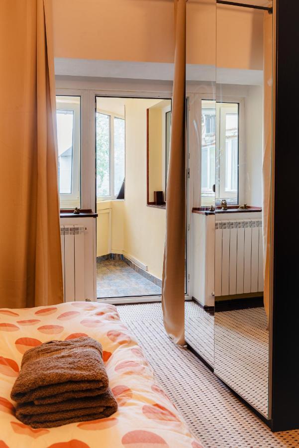 Comfy Apartment With Private Parking And Netflix Бухарест Екстер'єр фото
