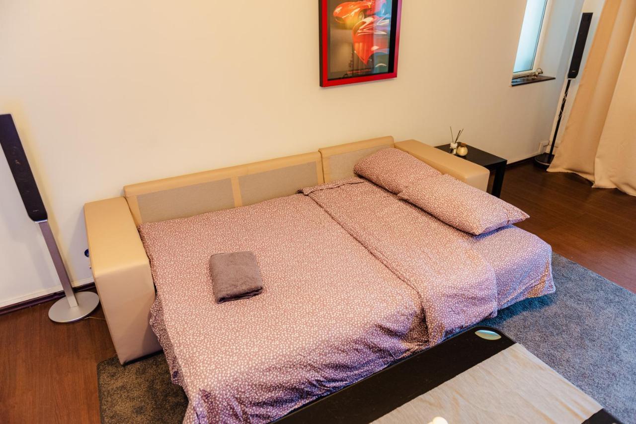 Comfy Apartment With Private Parking And Netflix Бухарест Екстер'єр фото